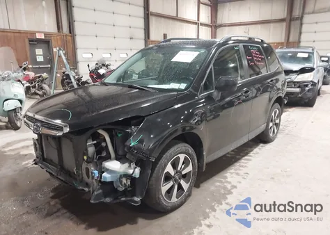 2017 Subaru Forester 2.5I Premium z USA, uszkodzony, nr VIN JF2SJAEC6HH588239